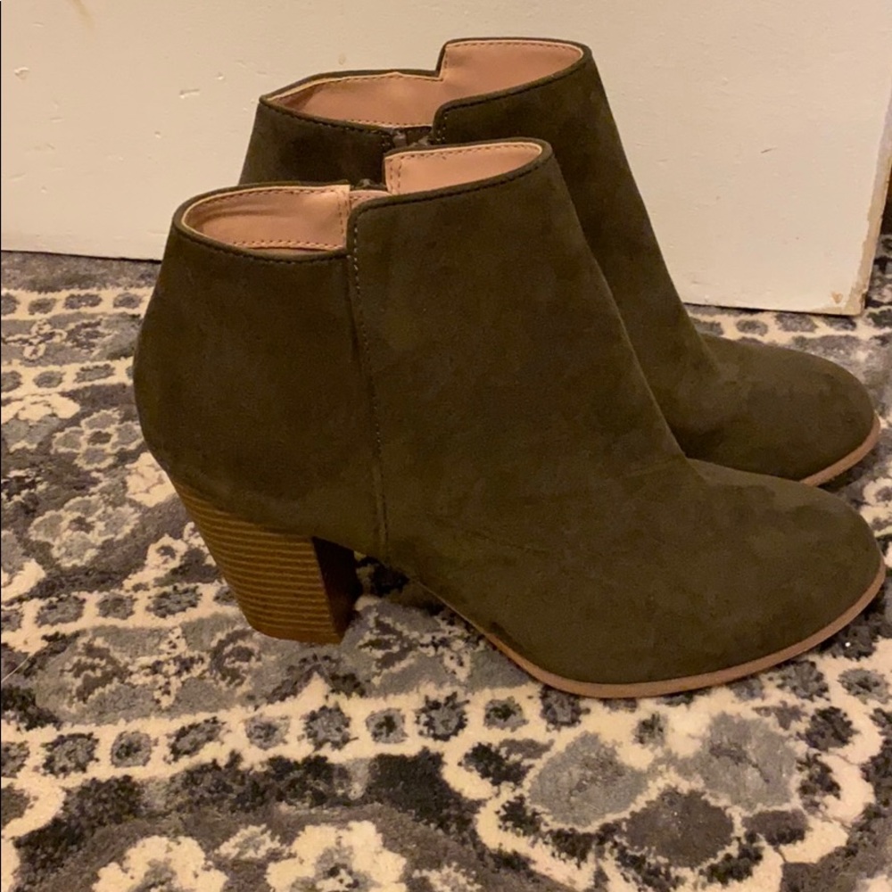 Old Navy suede ankle booties heels